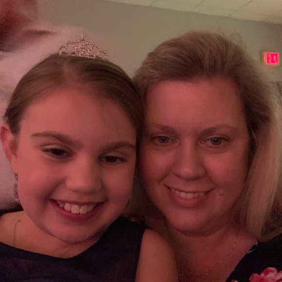 Meet your Posher, Jennifer - Picture 6 of 6